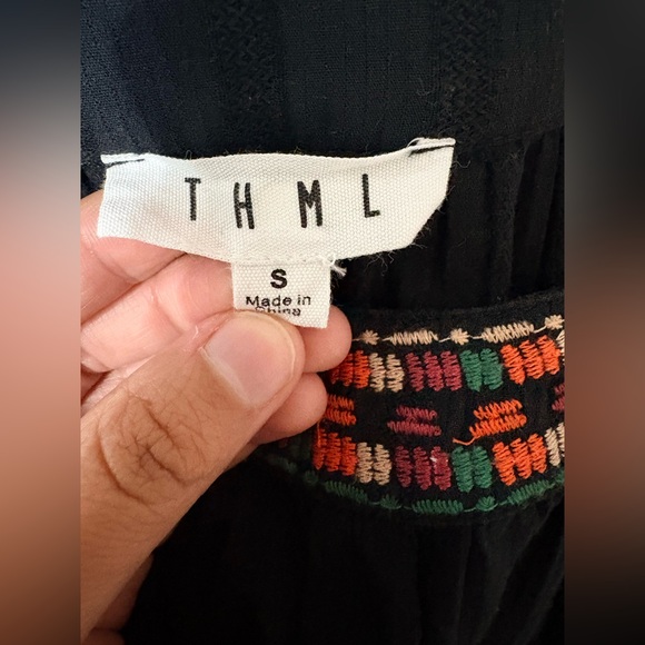 THML Embroidered Puff Sleeve Pleated Top Size Small - Picture 8 of 10